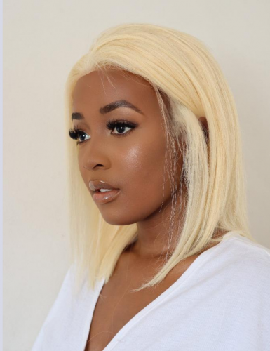 Perruque lace wig blonde...