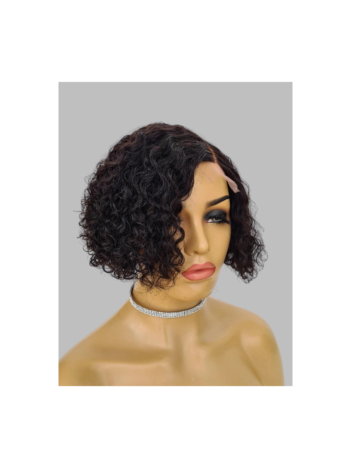 Perruque courte bouclée