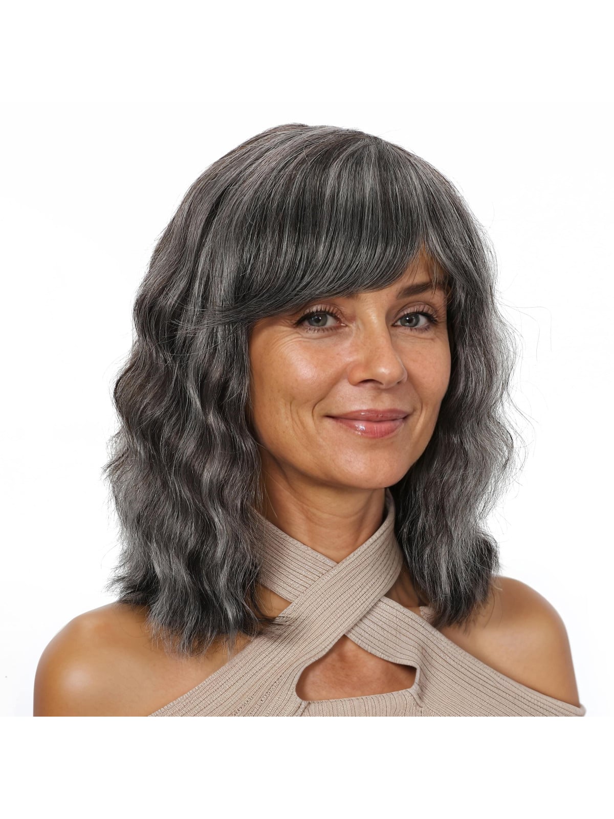 wig humaine en vague grise avec frange