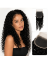 Lace closure Pissy Curly 4x4 en cheveux naturels, portée avec un rendu bouclé nature