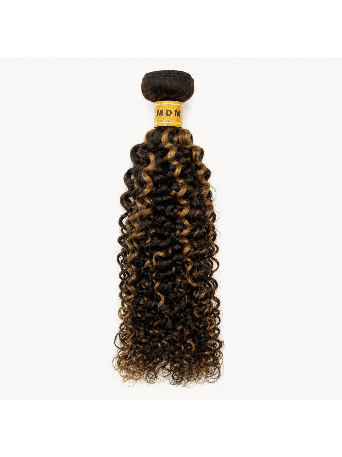 Tissage Kinky Curly P4/27 en cheveux naturels, mélange châtain N°4 et blond doré N°27 avec boucles définies et volume naturel.