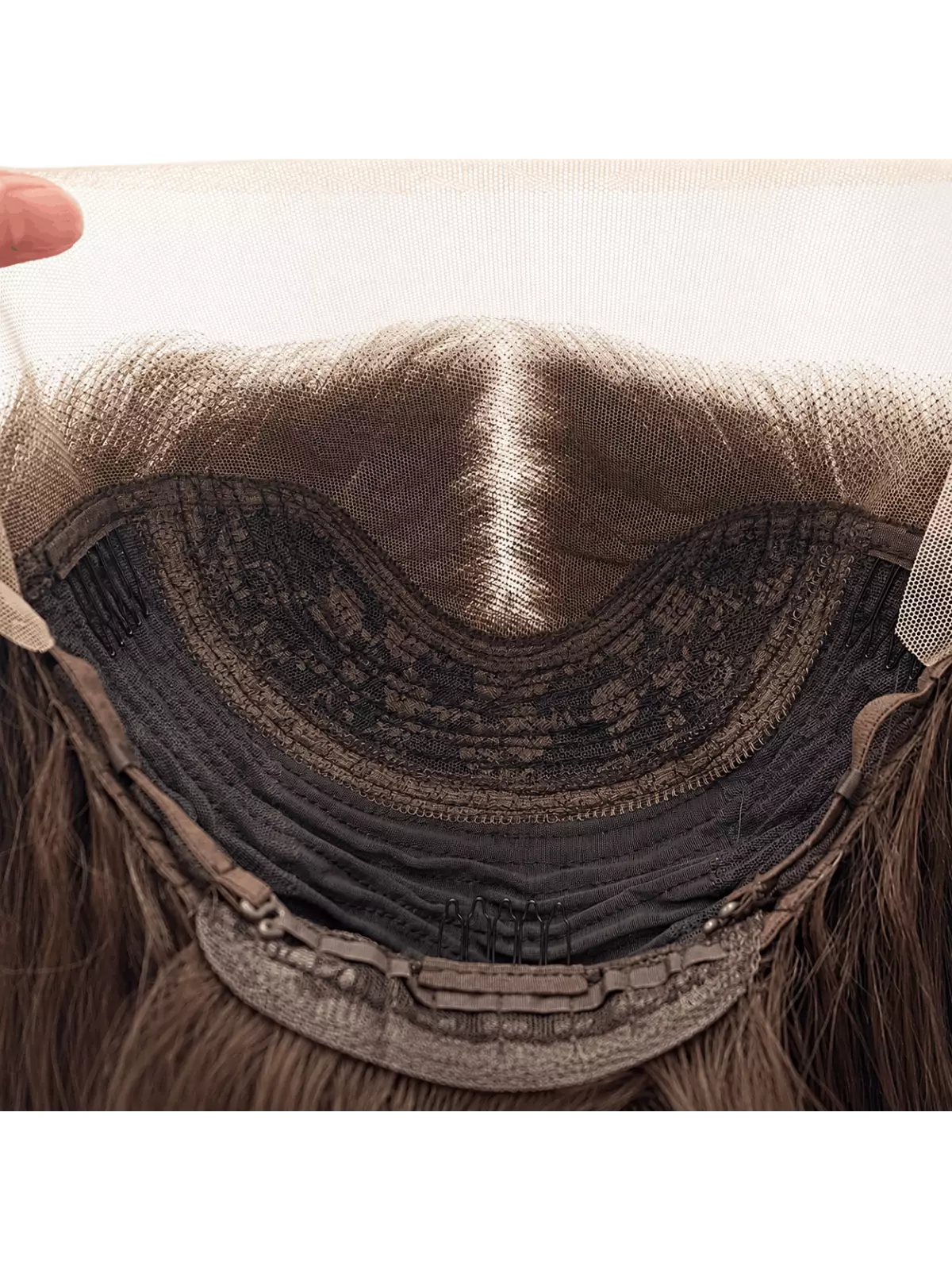 Intérieur de perruque lace chocolat avec bonnet confortable, peignes de maintien et structure ajustable pour une pose sécurisée.