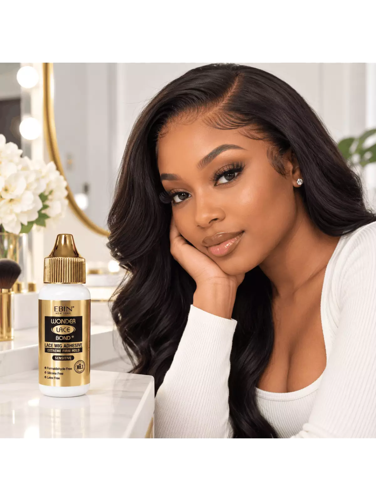 Résultat d'une lace wig posée avec la colle EBIN Sensitive, pour une finition naturelle et soignée.