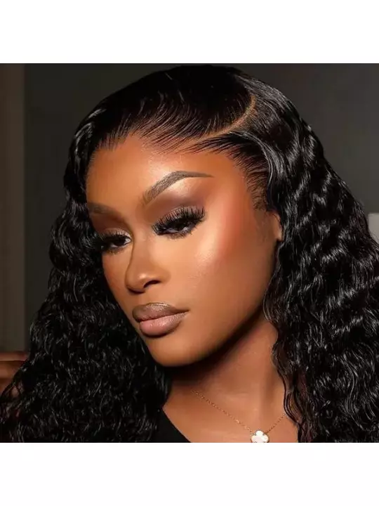 Exemple de finition naturelle d'une lace wig après fixation avec la colle EBIN Supreme.